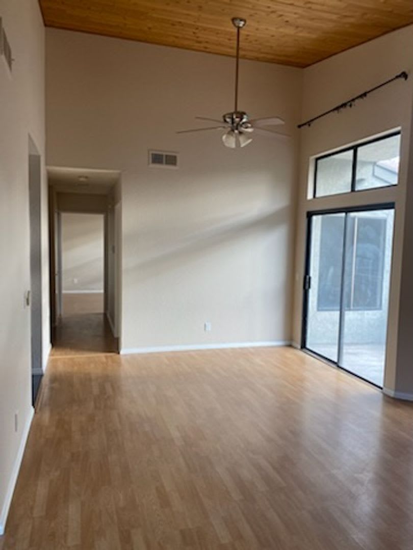 Beautiful 2 Bed 2 Bath condo in Pomona