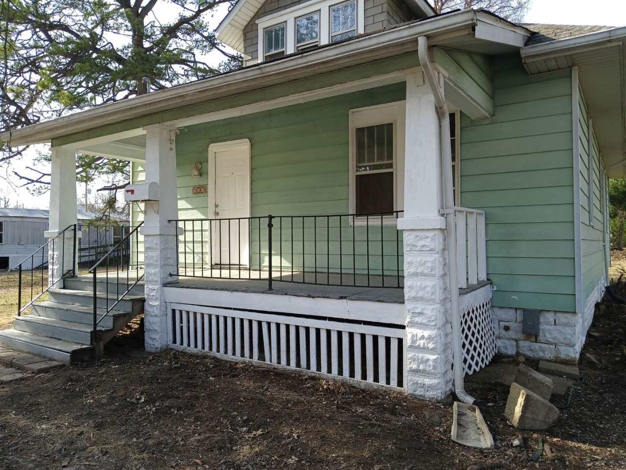 Move in Special! Move in by 5/1/25  get 1/2 off 1st Month's Rent!