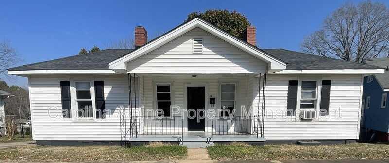 410 Woodlawn Ave