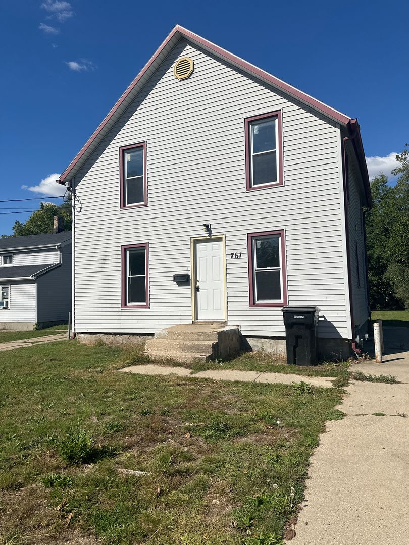 Spacious Freshly Updated Home Close to Downtown Beloit