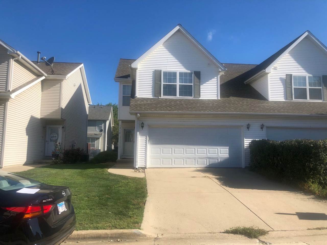 Great 2 BR 4 bathroom townhouse in Bloomington