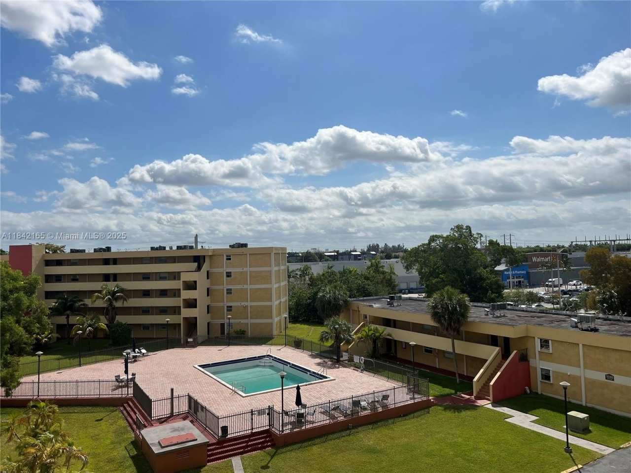 9210 Fontainebleau Blvd