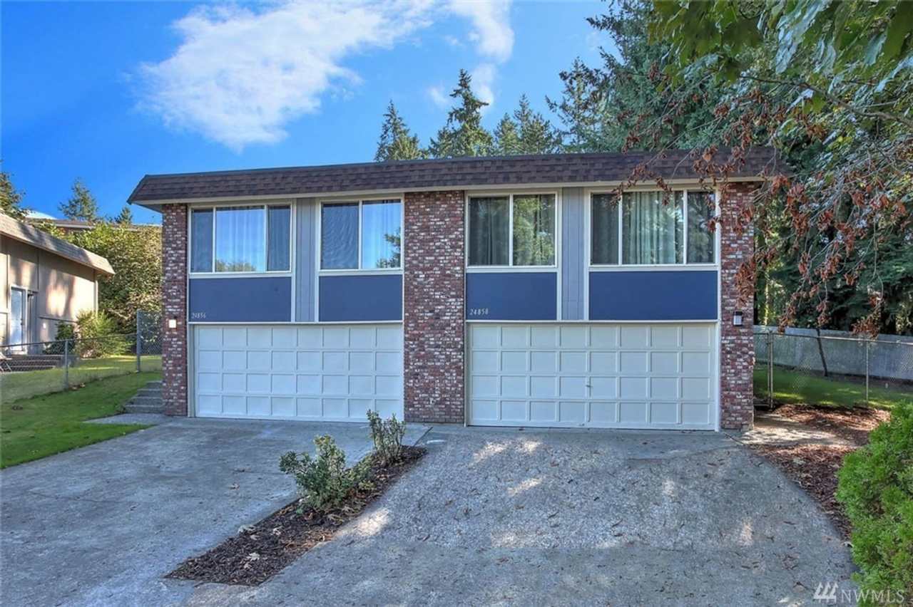 Cozy Duplex Home On Quiet Road in Kent a Must See!