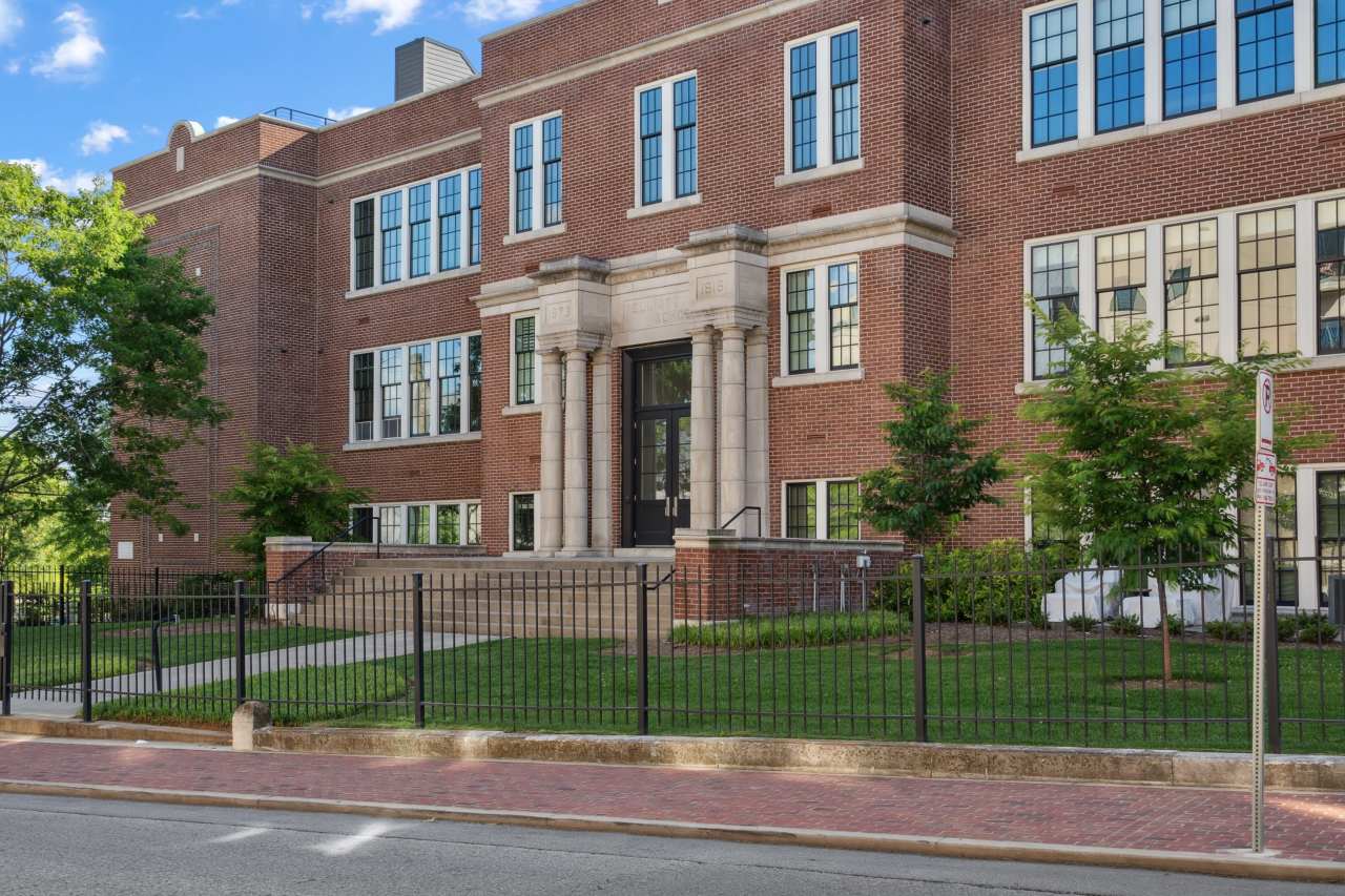 601 Madison Street - 112