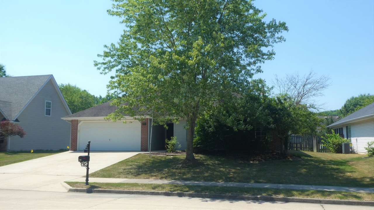 3 Bedroom 2 Bath Home in Seven Oaks Neighborhood
