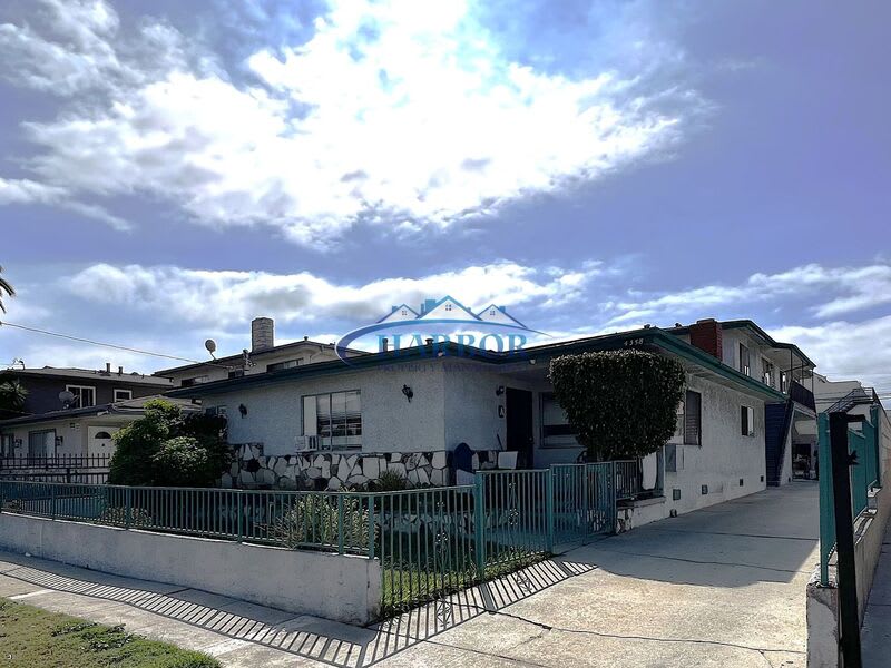 4358 West 142nd Street