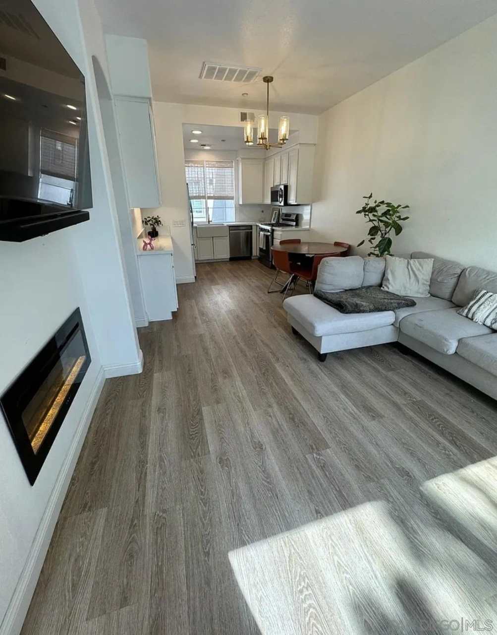 1897 Fargo Ln unit: 5