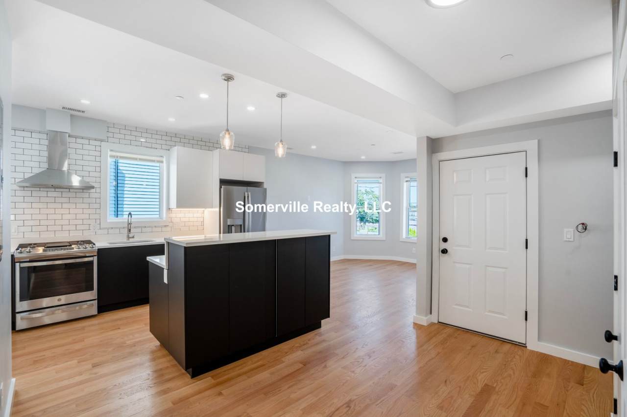 3 BED 2 BATH IN ALLSTON AVAILABLE JAN 1st!!