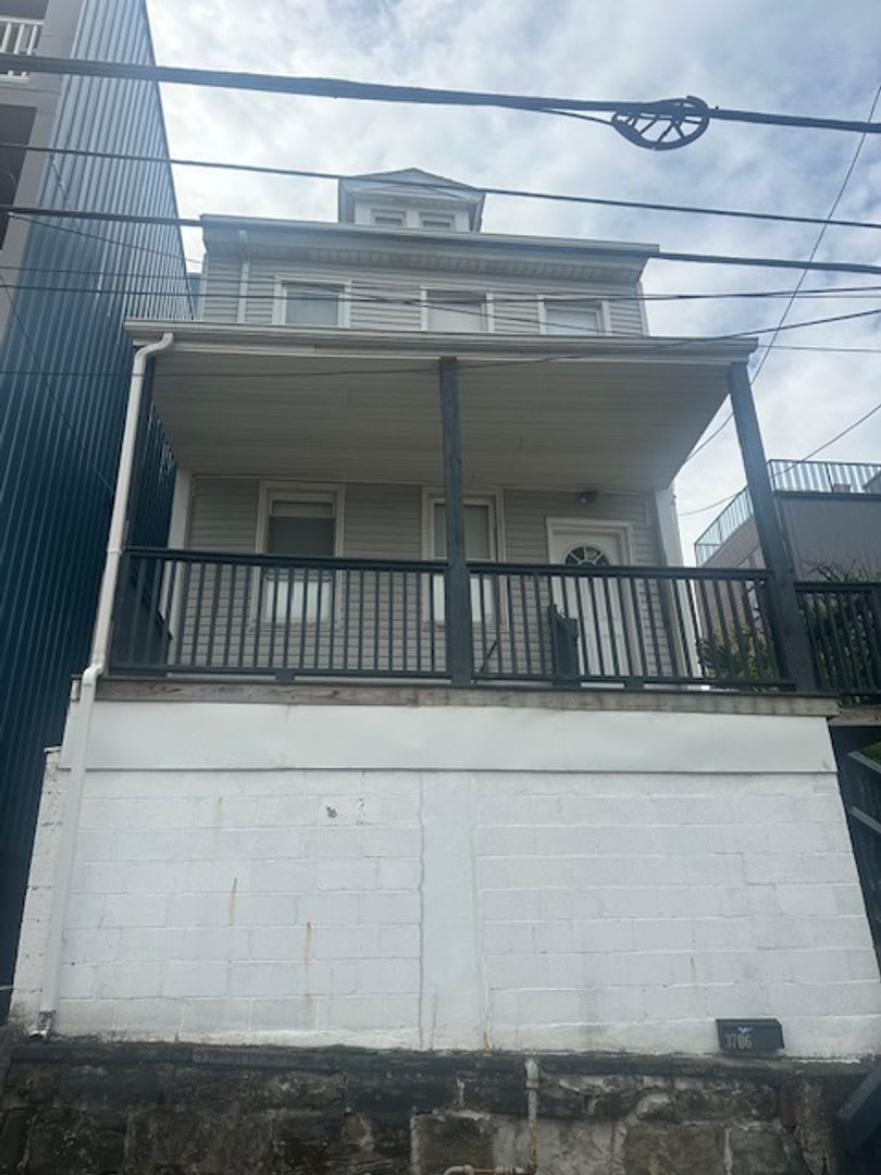 Huge 4 bed 3.5 bath house in Lawrenceville available July 1!!!