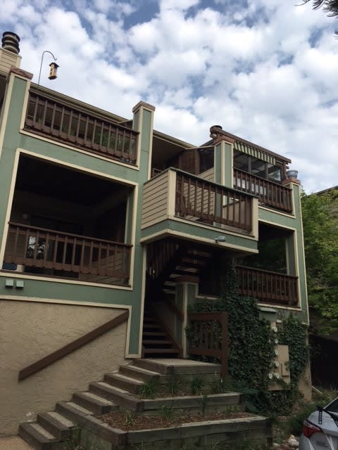 1 Bedroom Condo in Great Location!