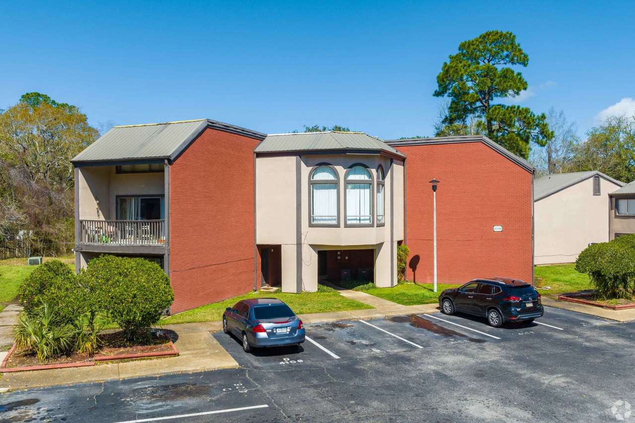 Compass Pointe