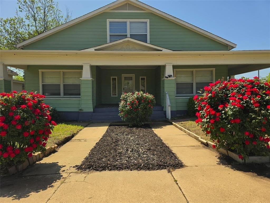 830 W Woodard Street