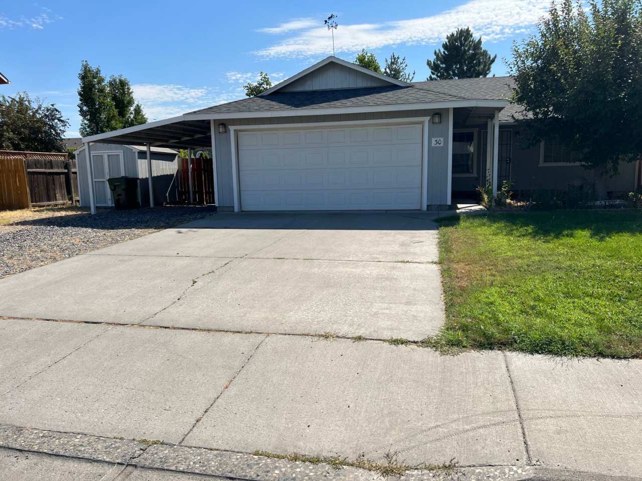 3 bed 2 bath Home with Huge Backyard!