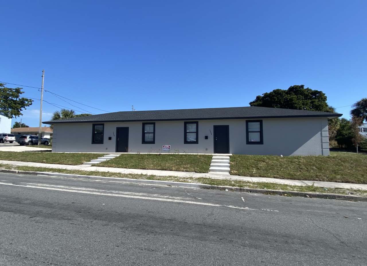 1424 Doulgass Avenue