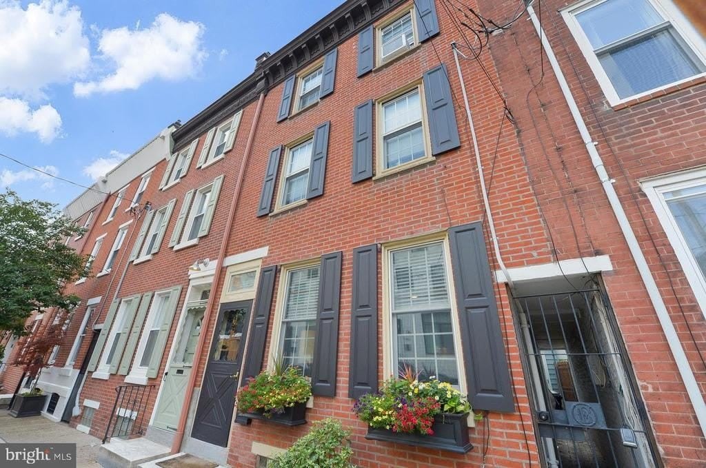 1434 E COLUMBIA AVENUE