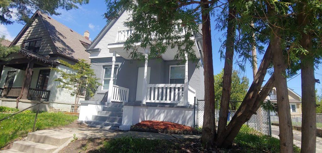 812 East Burleigh Street