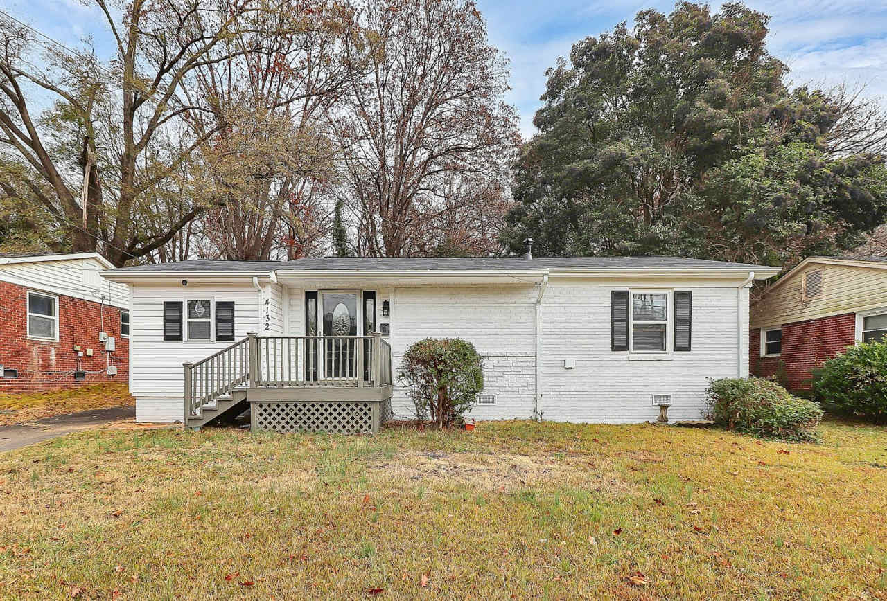 Adorable 2 Bedroom Home with Bonus Room!