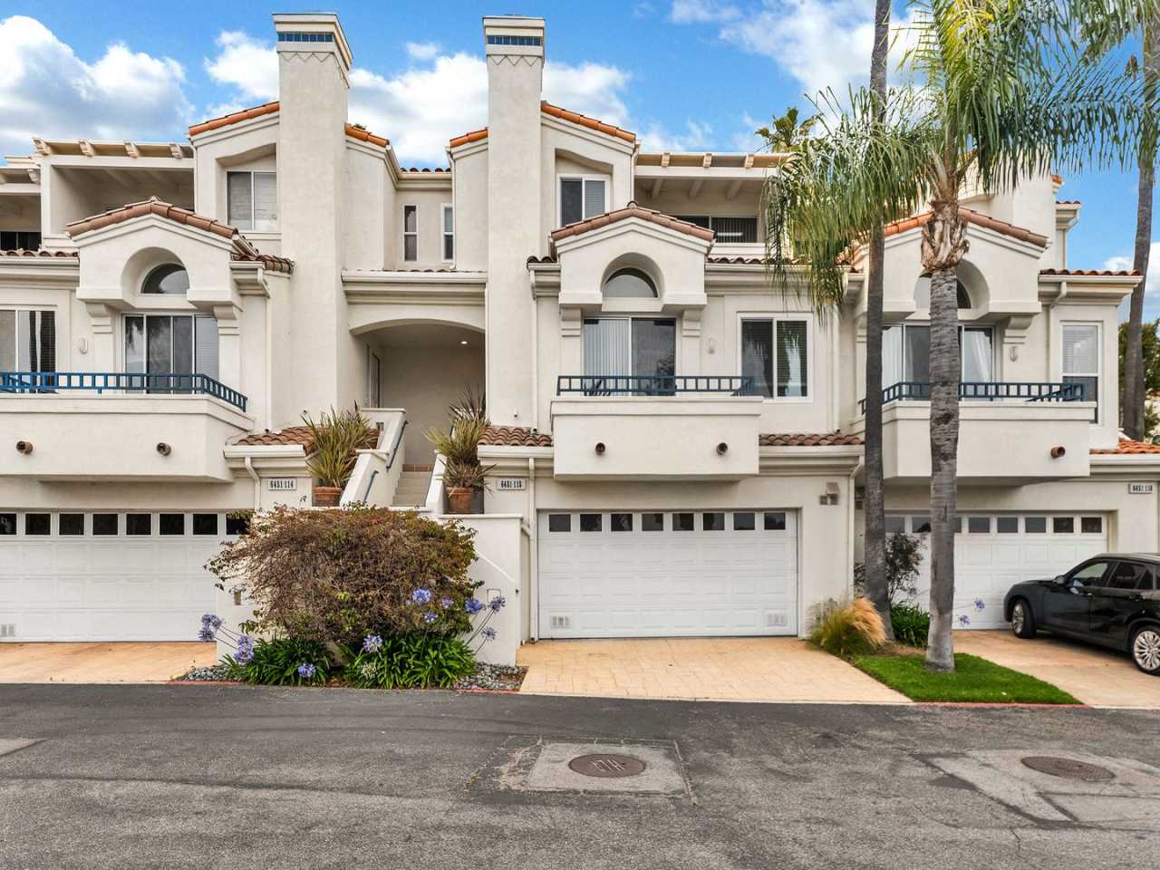 LOVELY POINTE AT MALIBU CONDO!