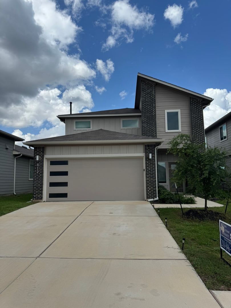 Ready for move-in! Spacious 4-bedroom, 3-bath home in San Marcos features an open floor plan, modern kitchen with quartz countertops.