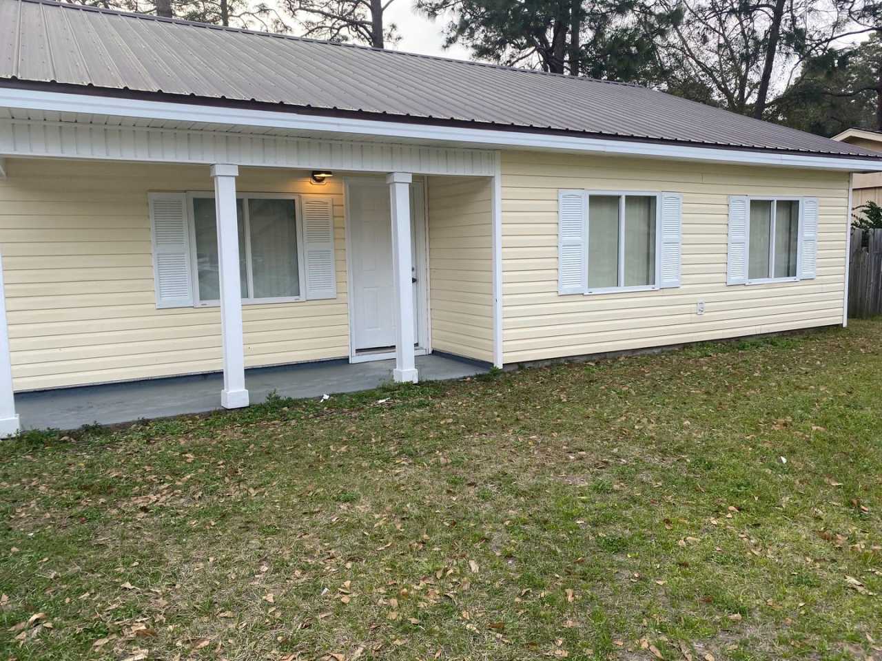 **MANAGERS SPECIAL $250 OFF FIRST MONTH RENT*** 3 bedroom, Pet Friendly