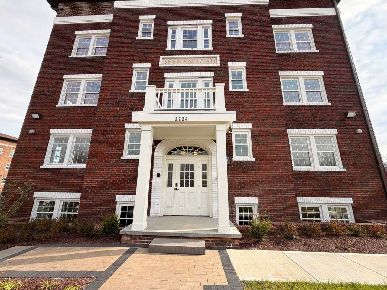 2724 Magnolia Avenue