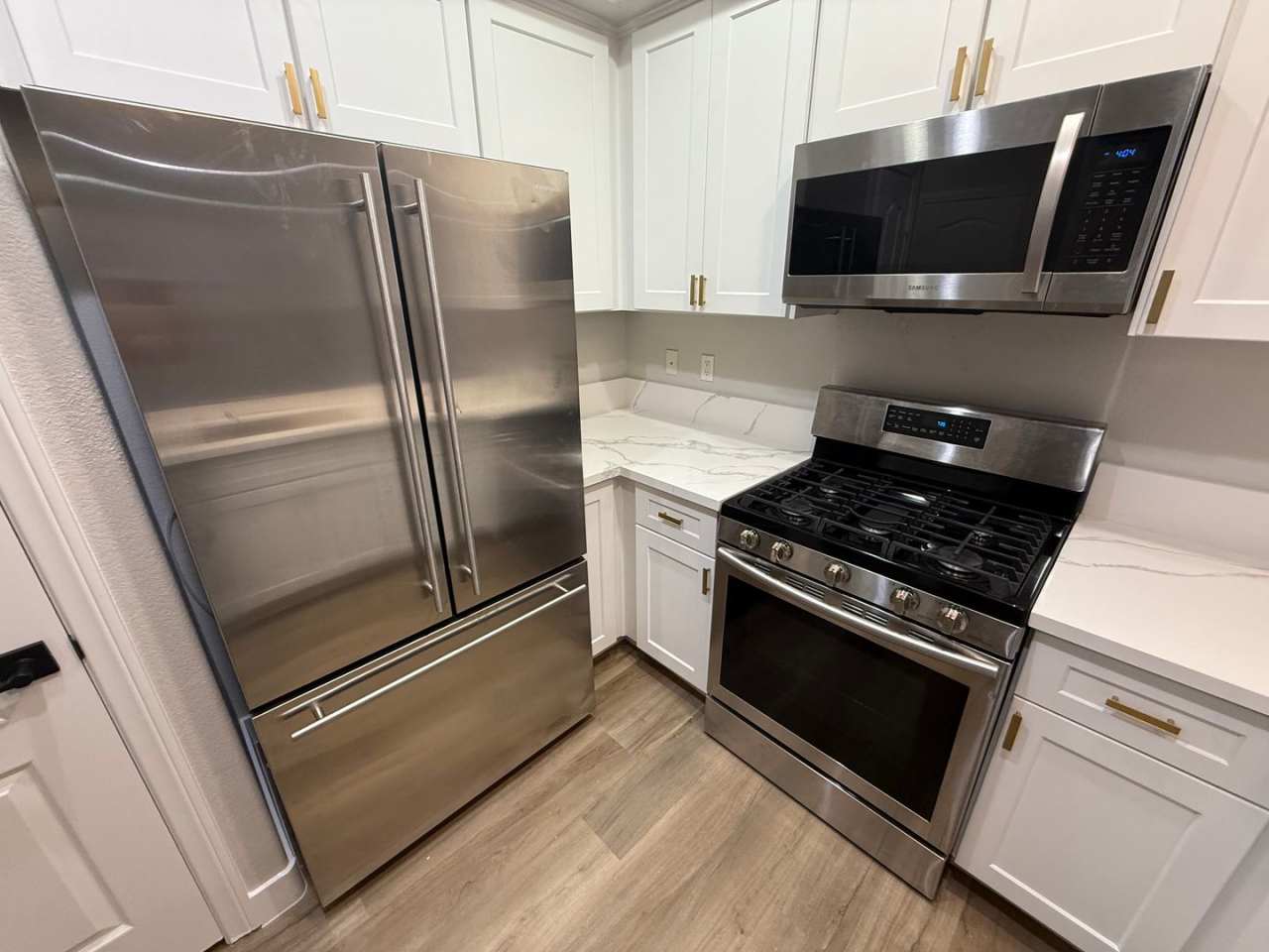 RENOVATED 4BD/2.5BA NEAR LONE MOUNTAIN