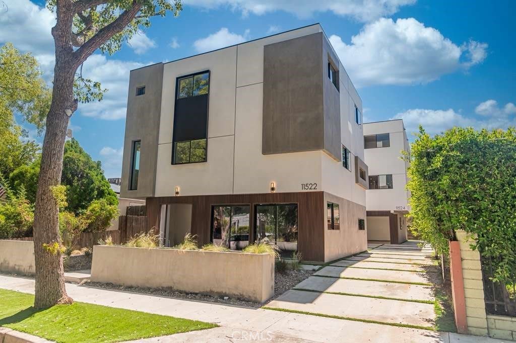 11522 killion Street