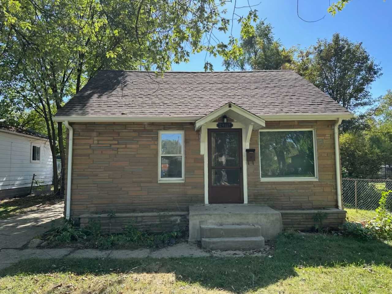 Renovated 2 bedroom / 1 bath house with 2 car garage