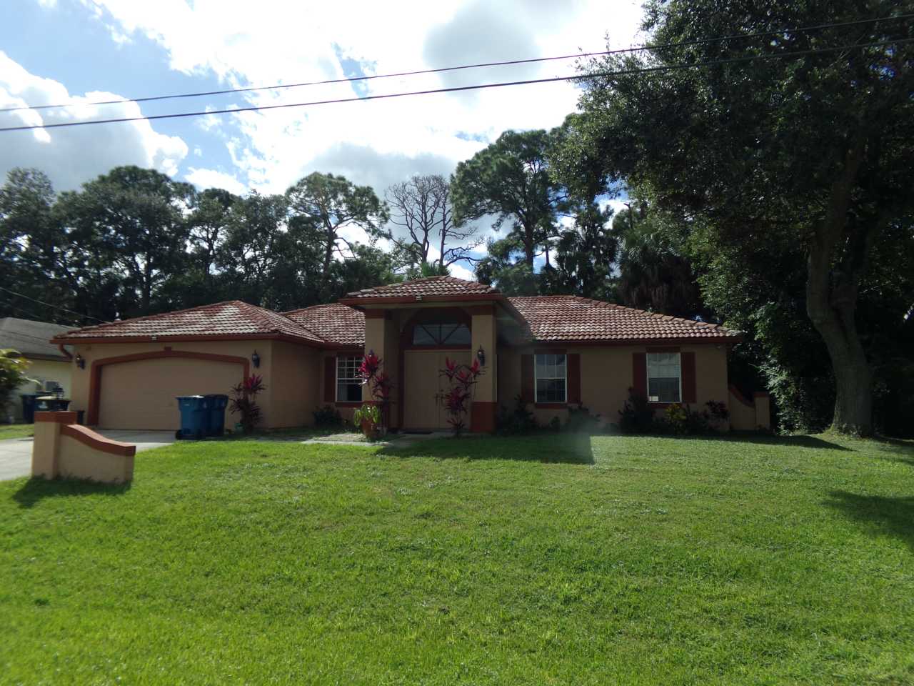 310 Seahorse Cir. Se