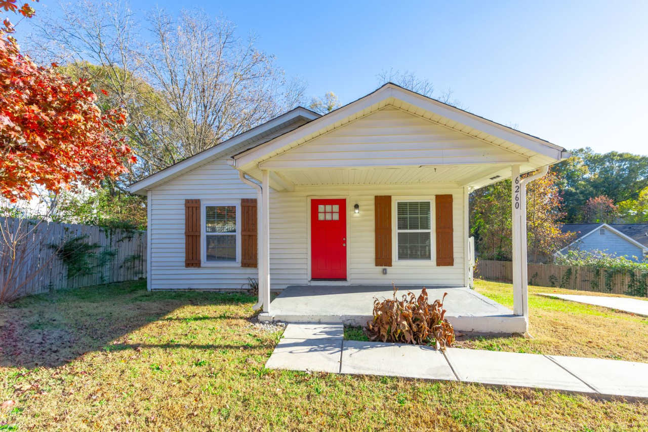 Charming 2-Bed, 2-Bath Home in Douglasville!