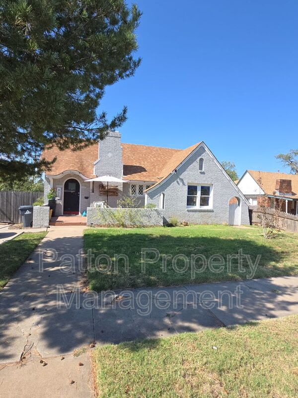 820 S Palo Duro Street