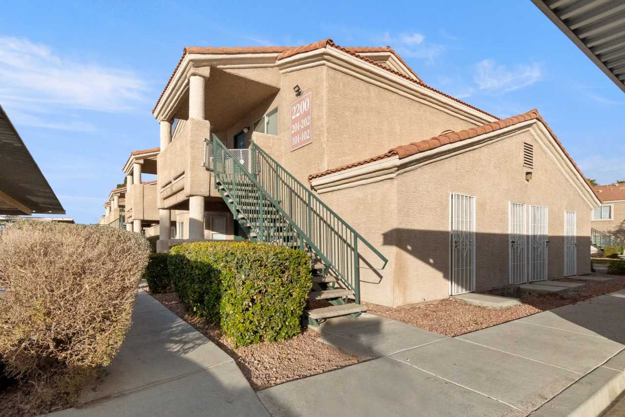 Bright  Open 2 Bed, 2 Bath Condo in Las Vegas