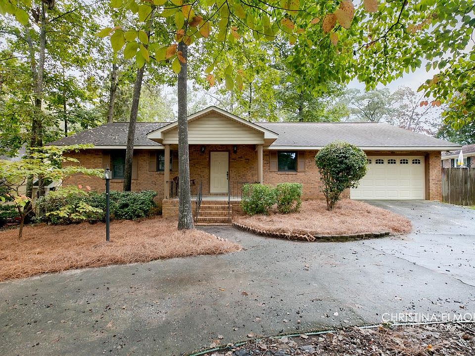 122 Friar Tuck Avenue