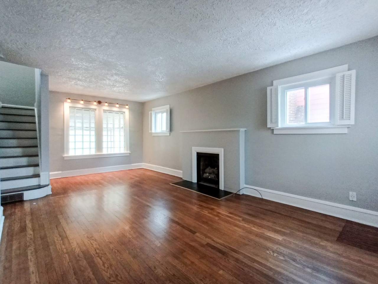 Beautiful Renovated 3 Bedroom, 1.5 Bathroom Colonial in Cleveland Heights, OH!