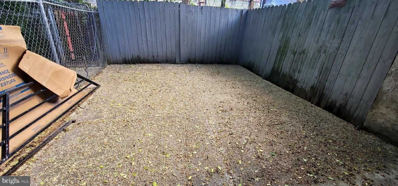 1214 W HILTON Street unit: 1St Floor