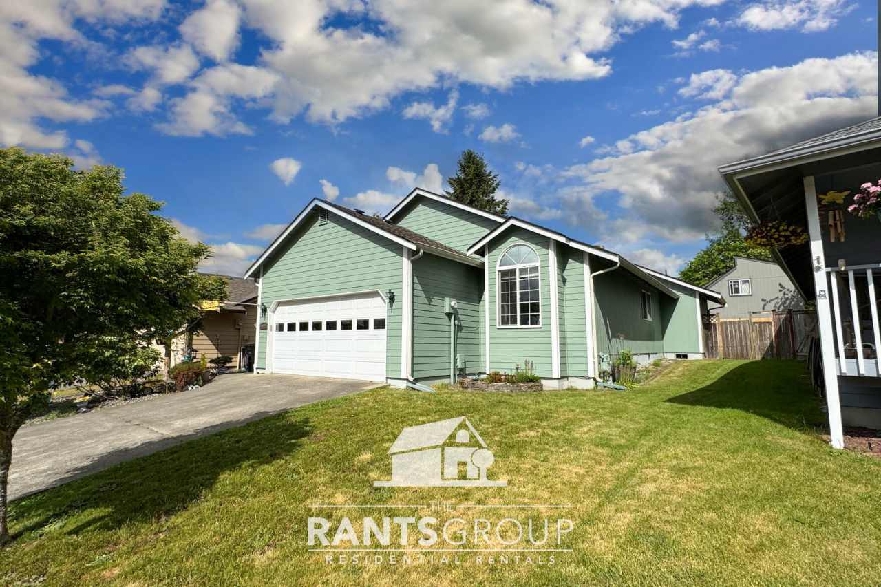 3-Bedroom, 2-Bath Gem in Walkable Lacey Neighborhood!