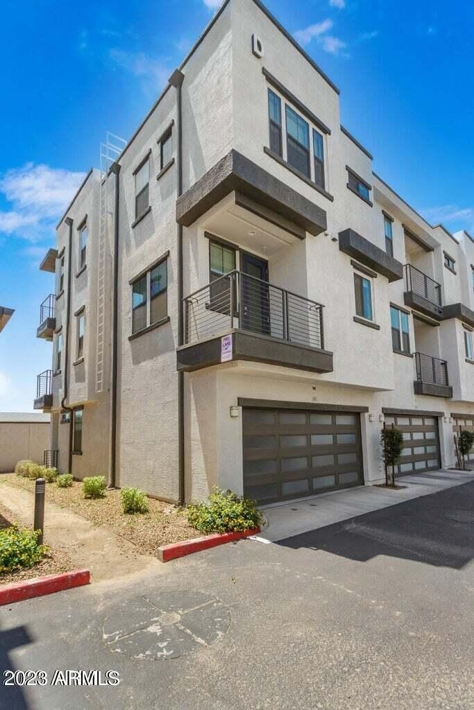 2090 S DORSEY Lane unit: 1013