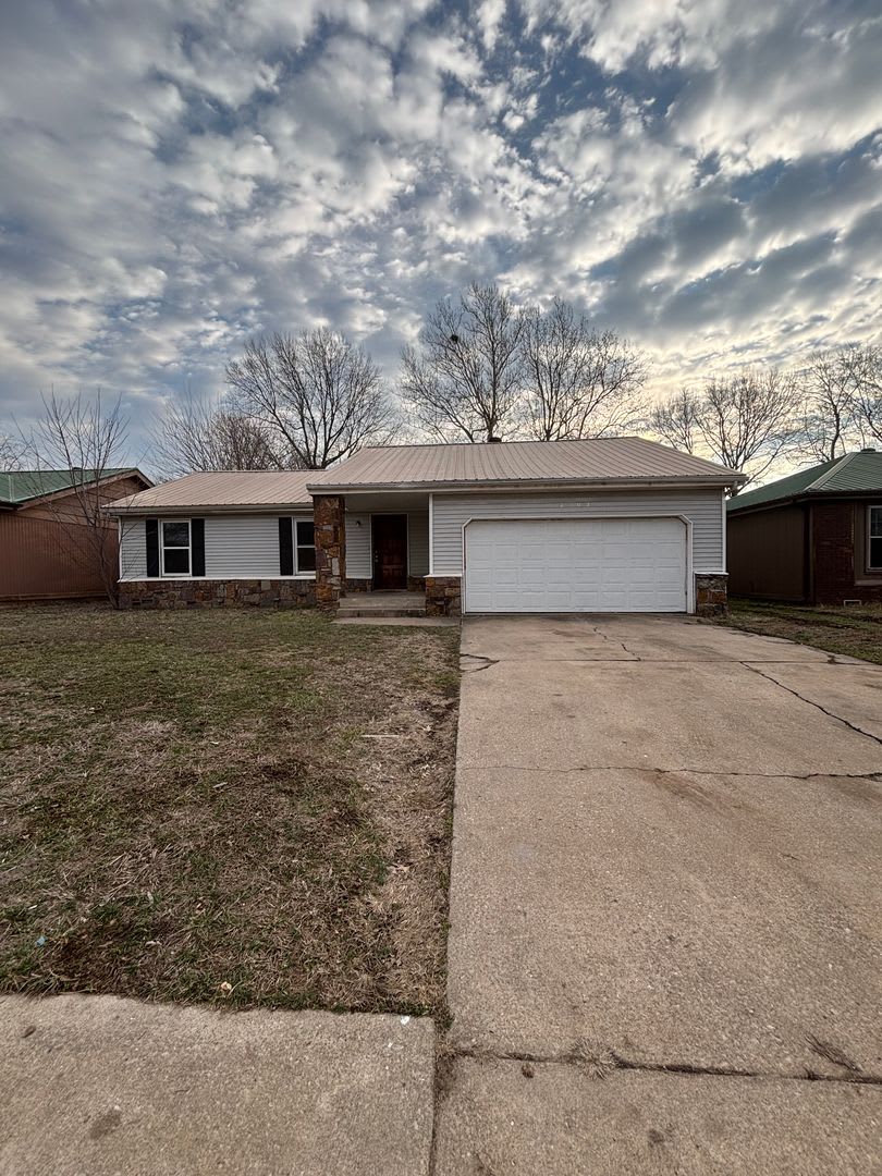 3 bedroom 2 bathroom 2 car garage