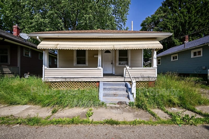 1328 Struble Avenue Northeast