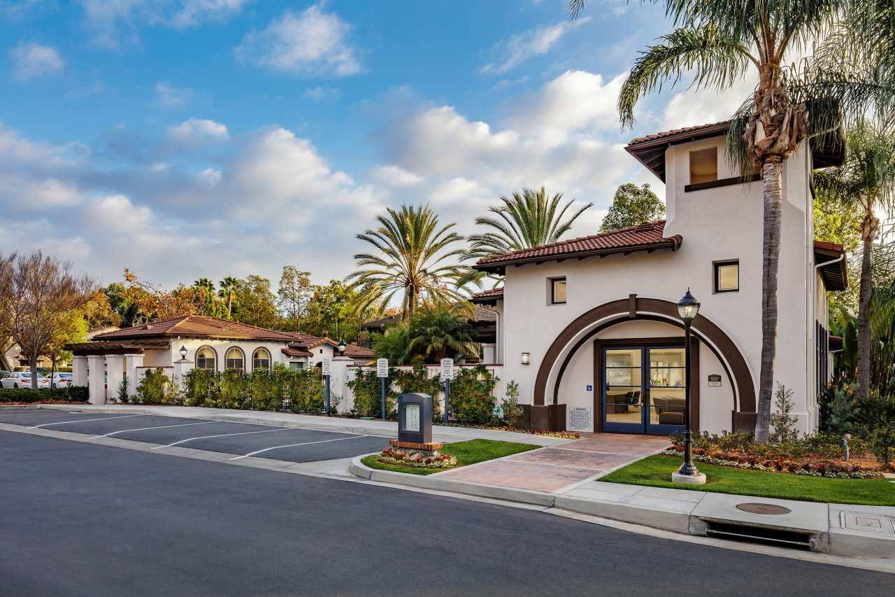 Laurel Canyon Apartment Homes