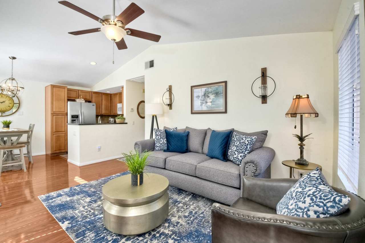 4243 Arroyo Vista Way