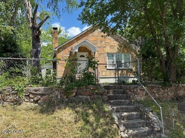 2631 E Vandalia Street