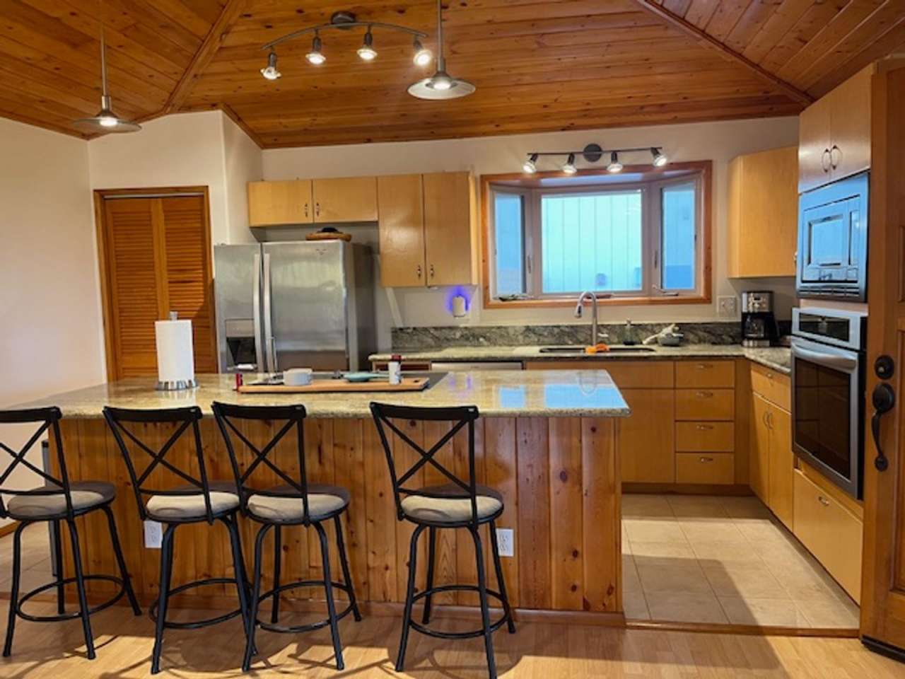 6 Month Lease on Fully Furnished 3 Bedroom 2 Bath Home