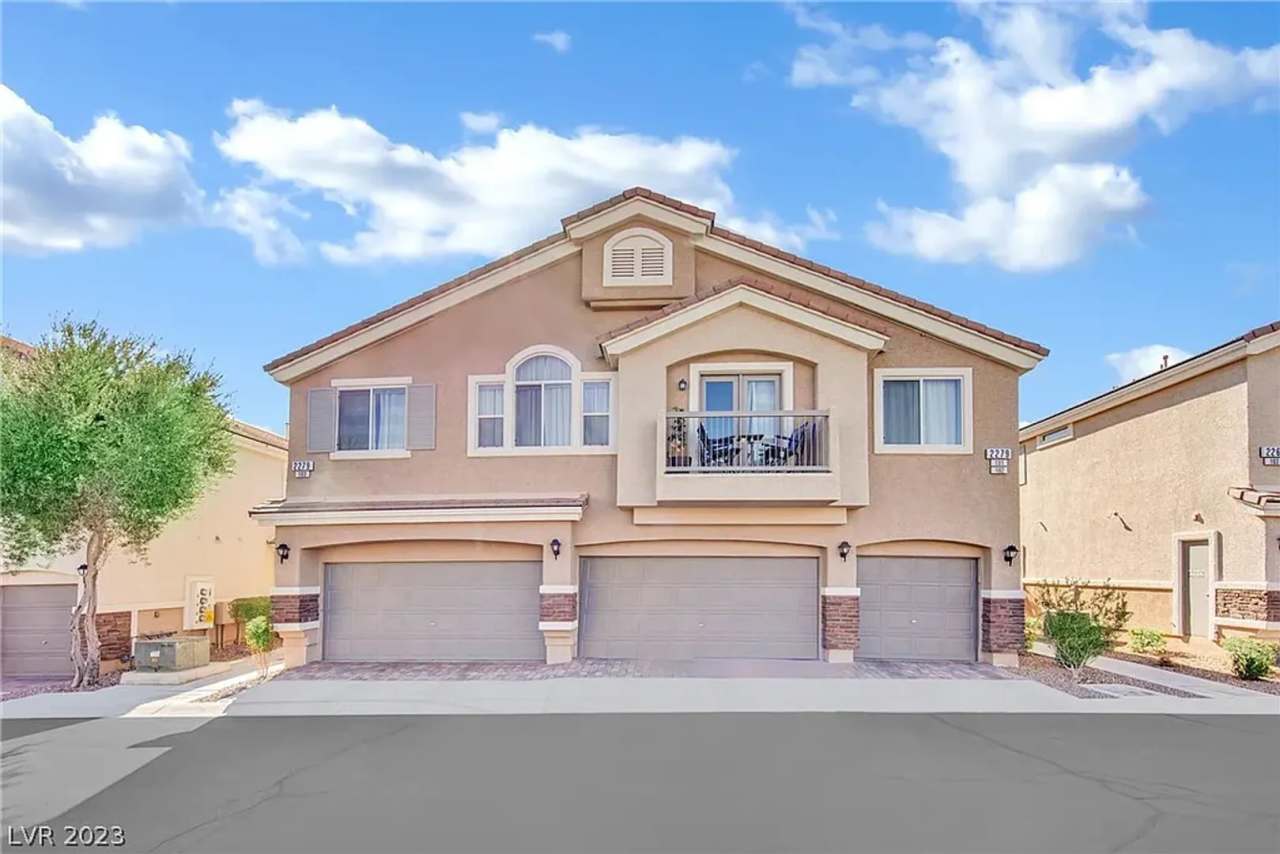 COMING SOON 3 BEDROOM 2.5 BATHS 2 CAR GARGAE TOWNHOUSE WITH A PRIVATE COURTYARD