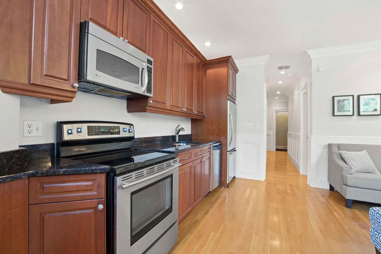Back Bay 3bed - 2bath rental property, prime Boston location!
