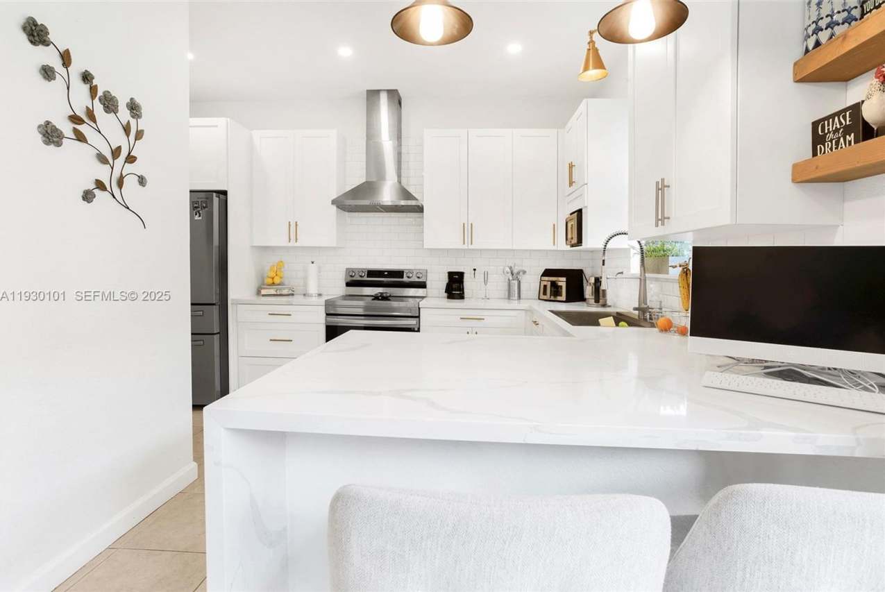 13285 SW 128th Passage 13285, Miami, FL 33186