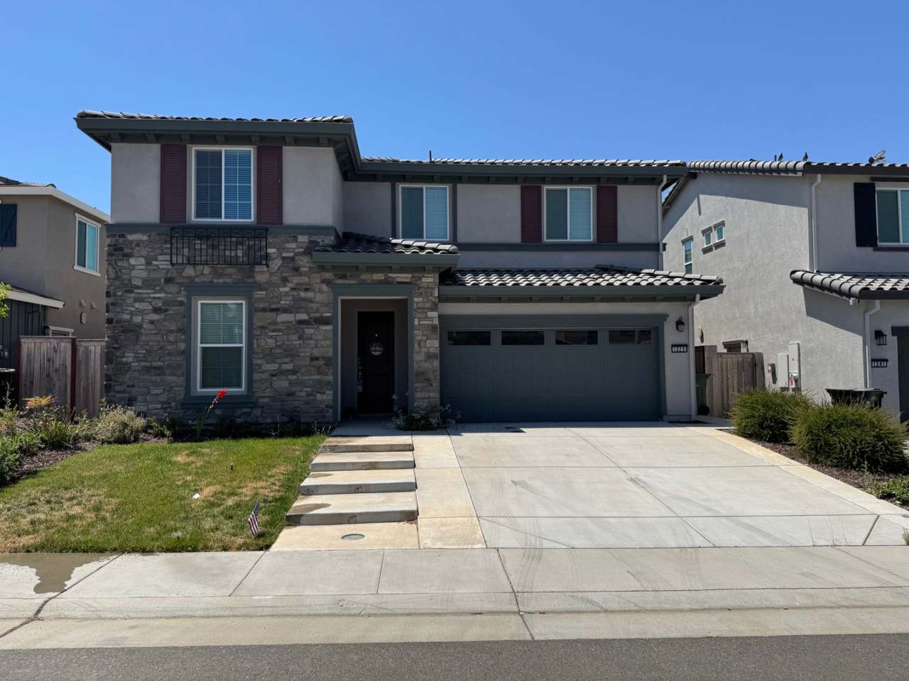 Beautiful 5 Bedroom, 3 Bathroom, 2800 Sqft. Home in Lincoeln for Lease.