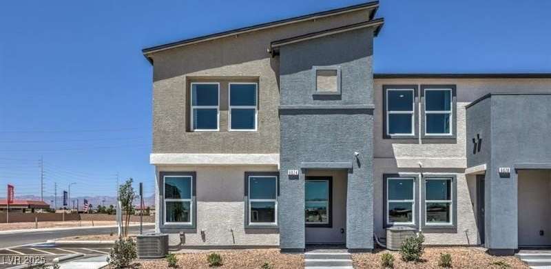 2562 Blue Passion Avenue