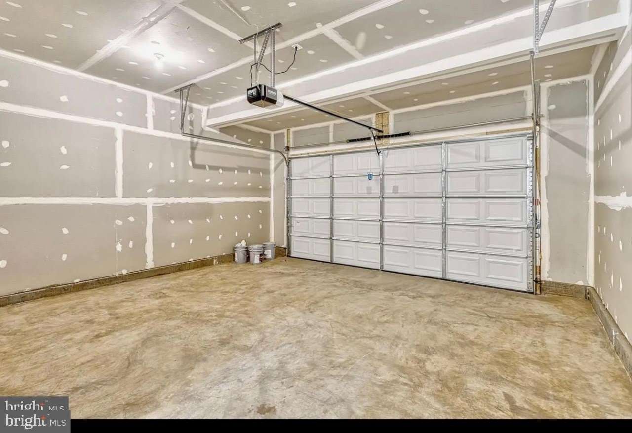 2889 WHITE TAIL DRIVE