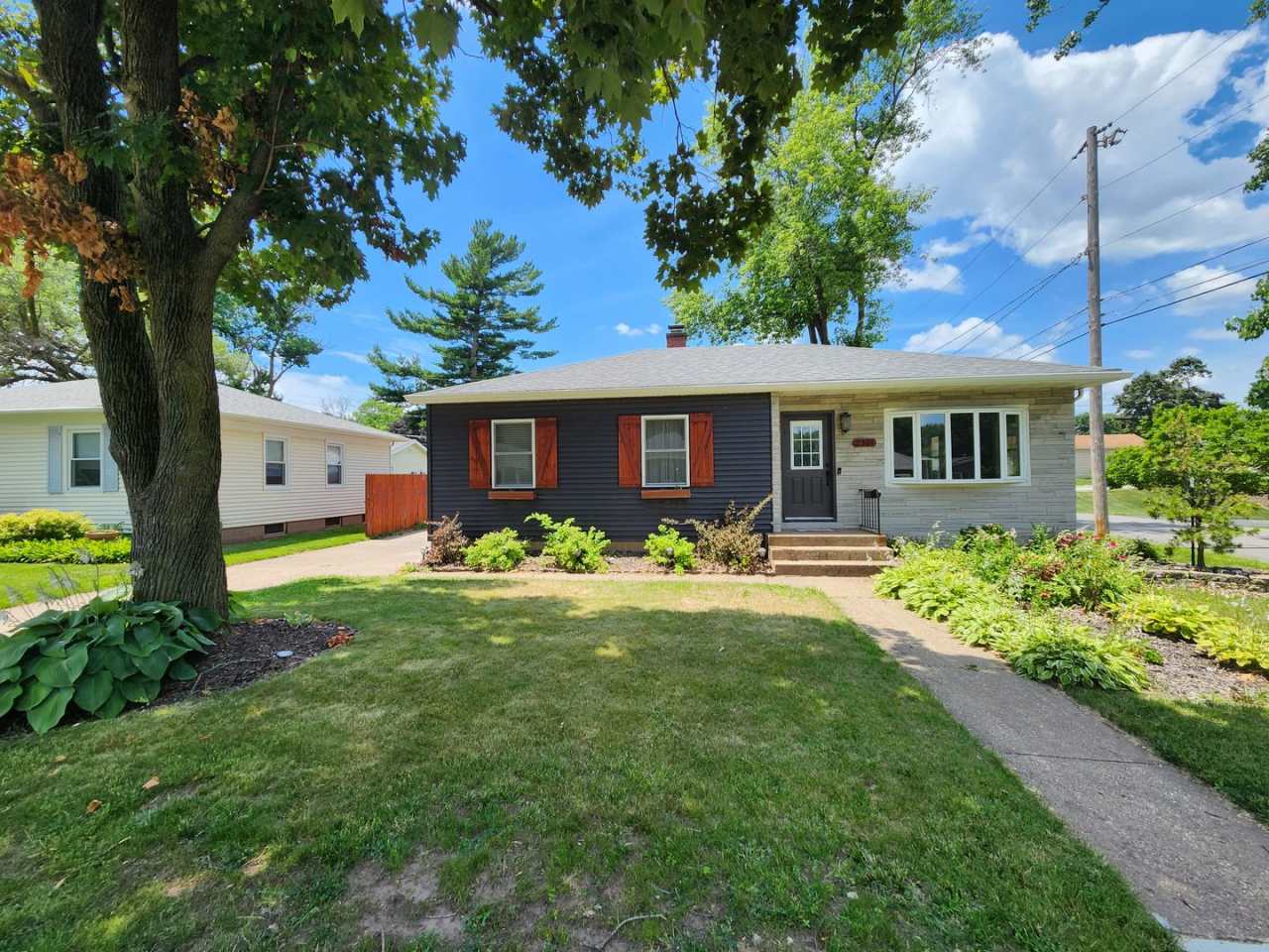 4 Bedroom in East Moline MUST SEE!!!